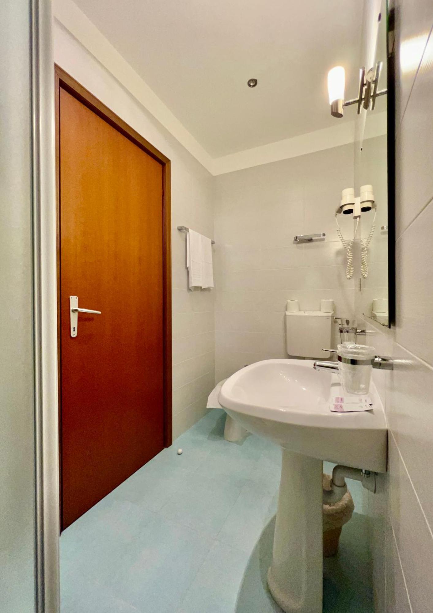 Hotel Myriam Lignano Sabbiadoro Ngoại thất bức ảnh