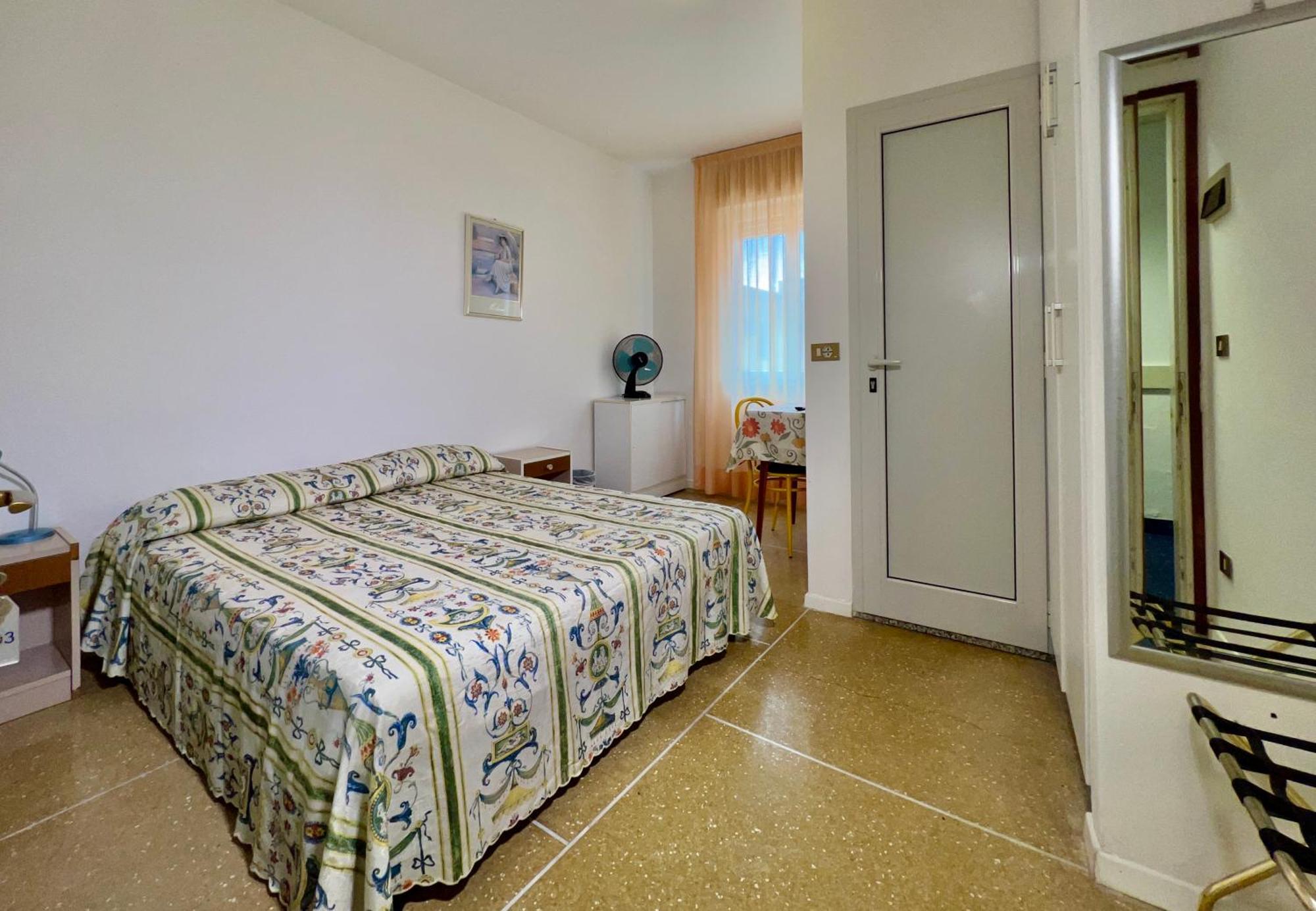 Hotel Myriam Lignano Sabbiadoro Ngoại thất bức ảnh