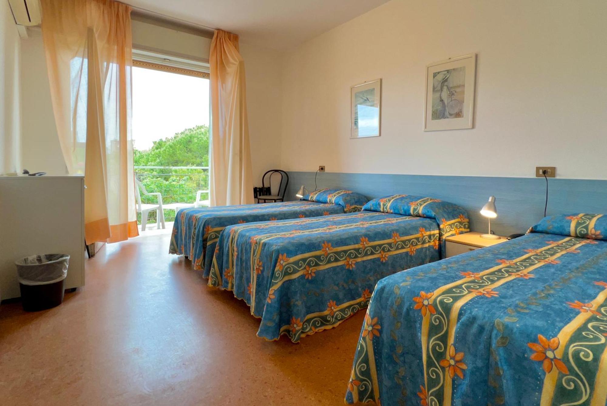Hotel Myriam Lignano Sabbiadoro Ngoại thất bức ảnh