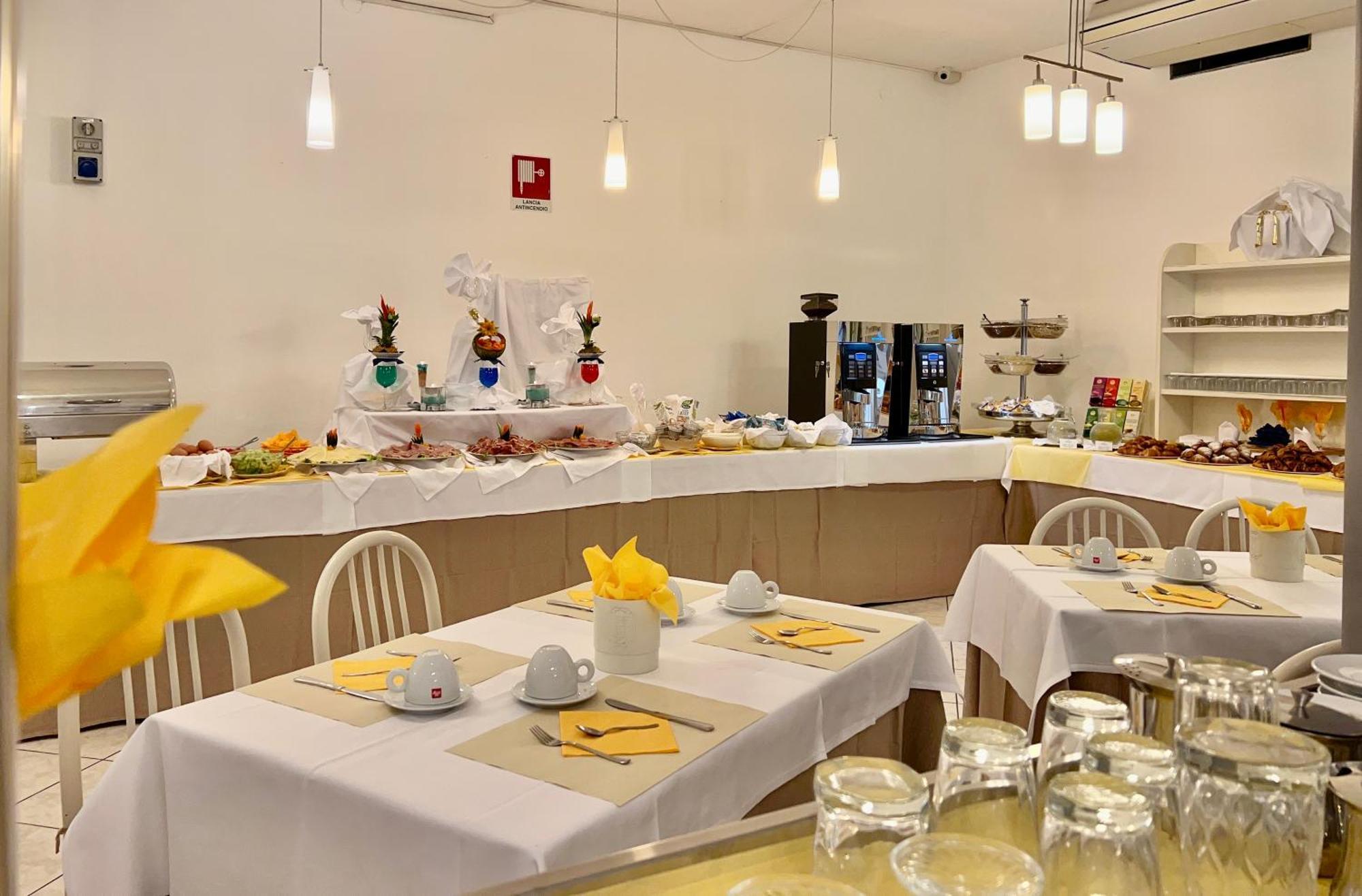 Hotel Myriam Lignano Sabbiadoro Ngoại thất bức ảnh