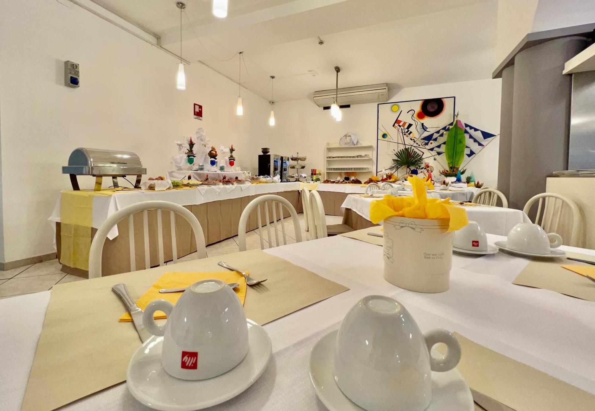 Hotel Myriam Lignano Sabbiadoro Ngoại thất bức ảnh