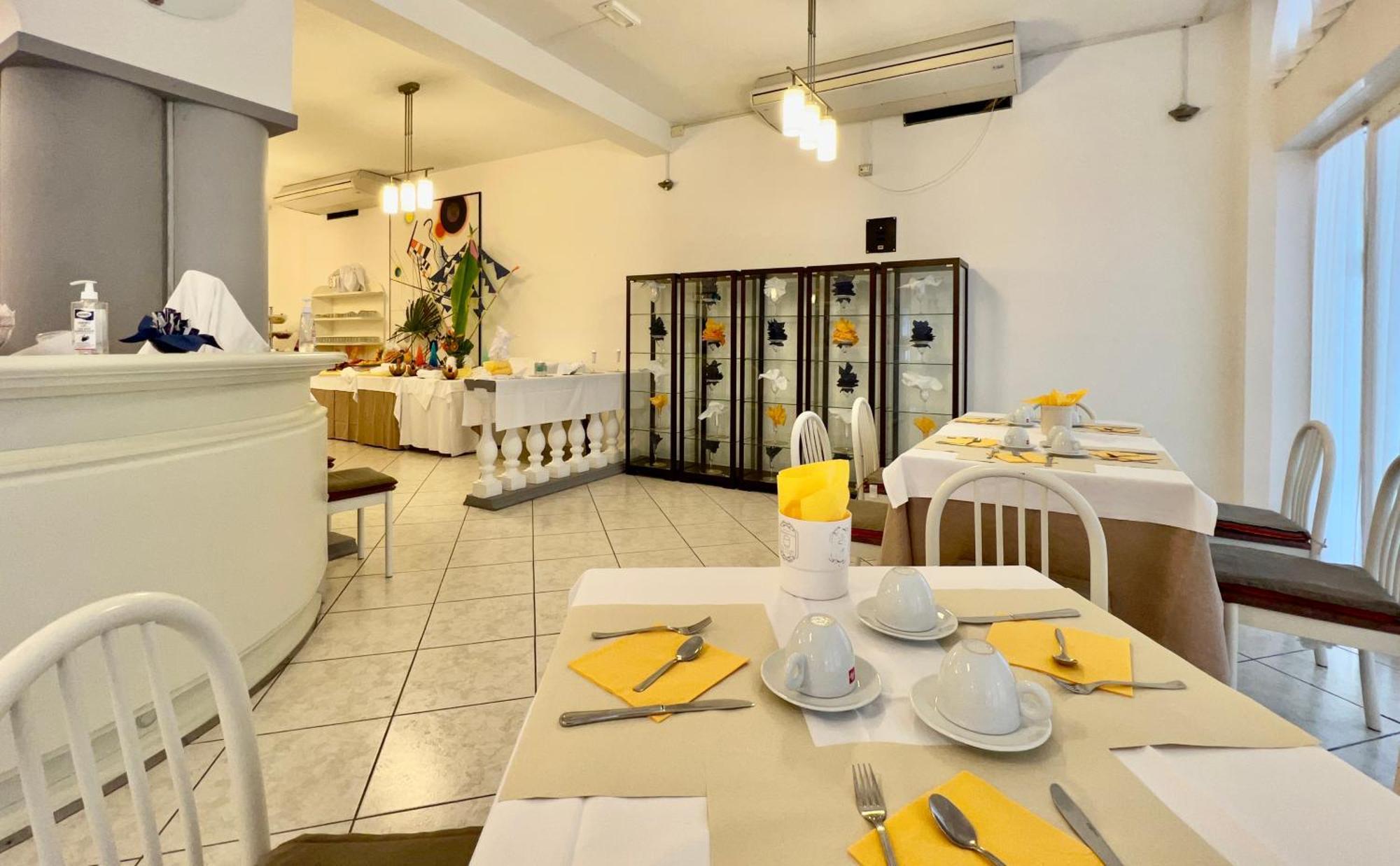 Hotel Myriam Lignano Sabbiadoro Ngoại thất bức ảnh