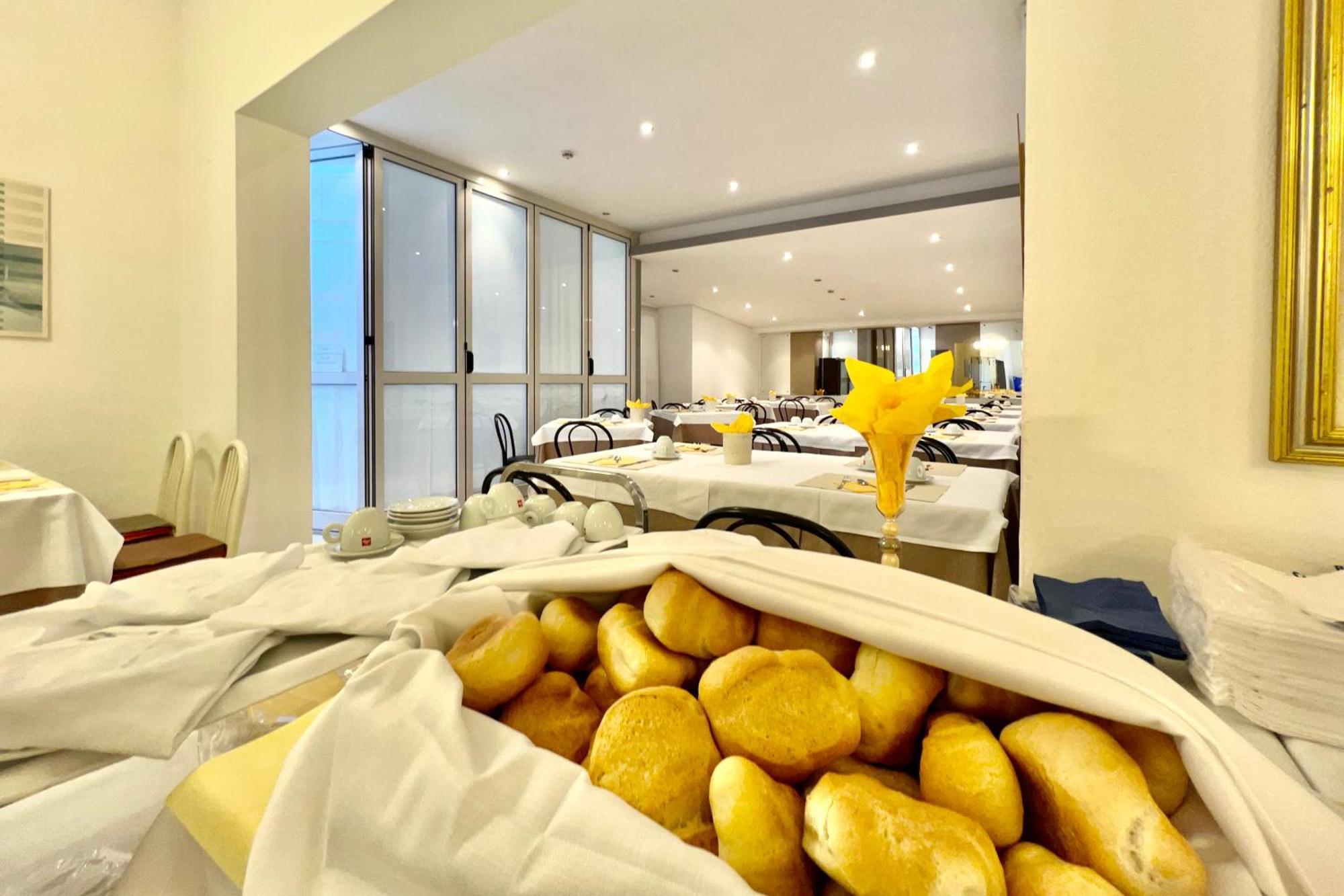 Hotel Myriam Lignano Sabbiadoro Ngoại thất bức ảnh