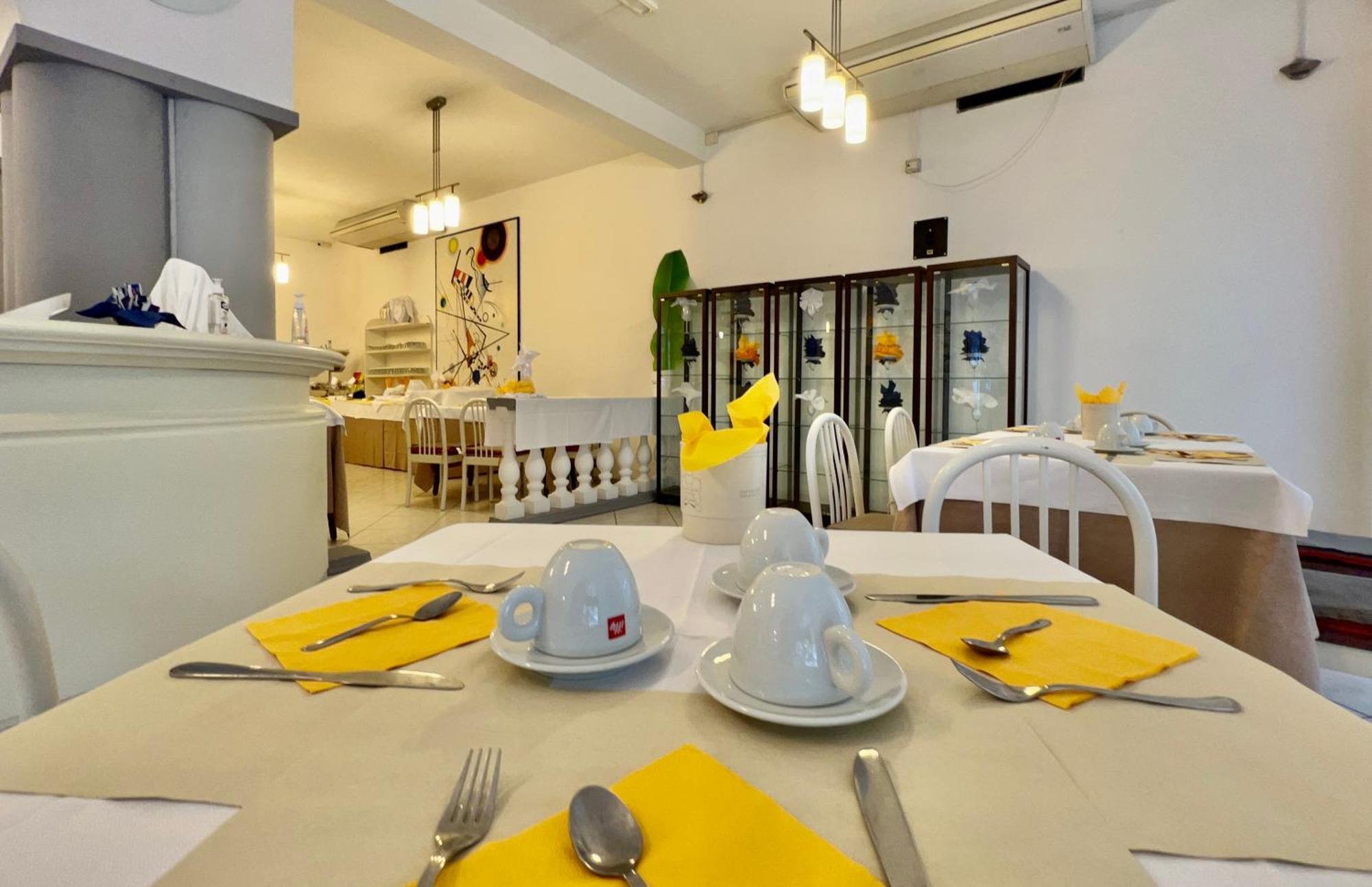 Hotel Myriam Lignano Sabbiadoro Ngoại thất bức ảnh