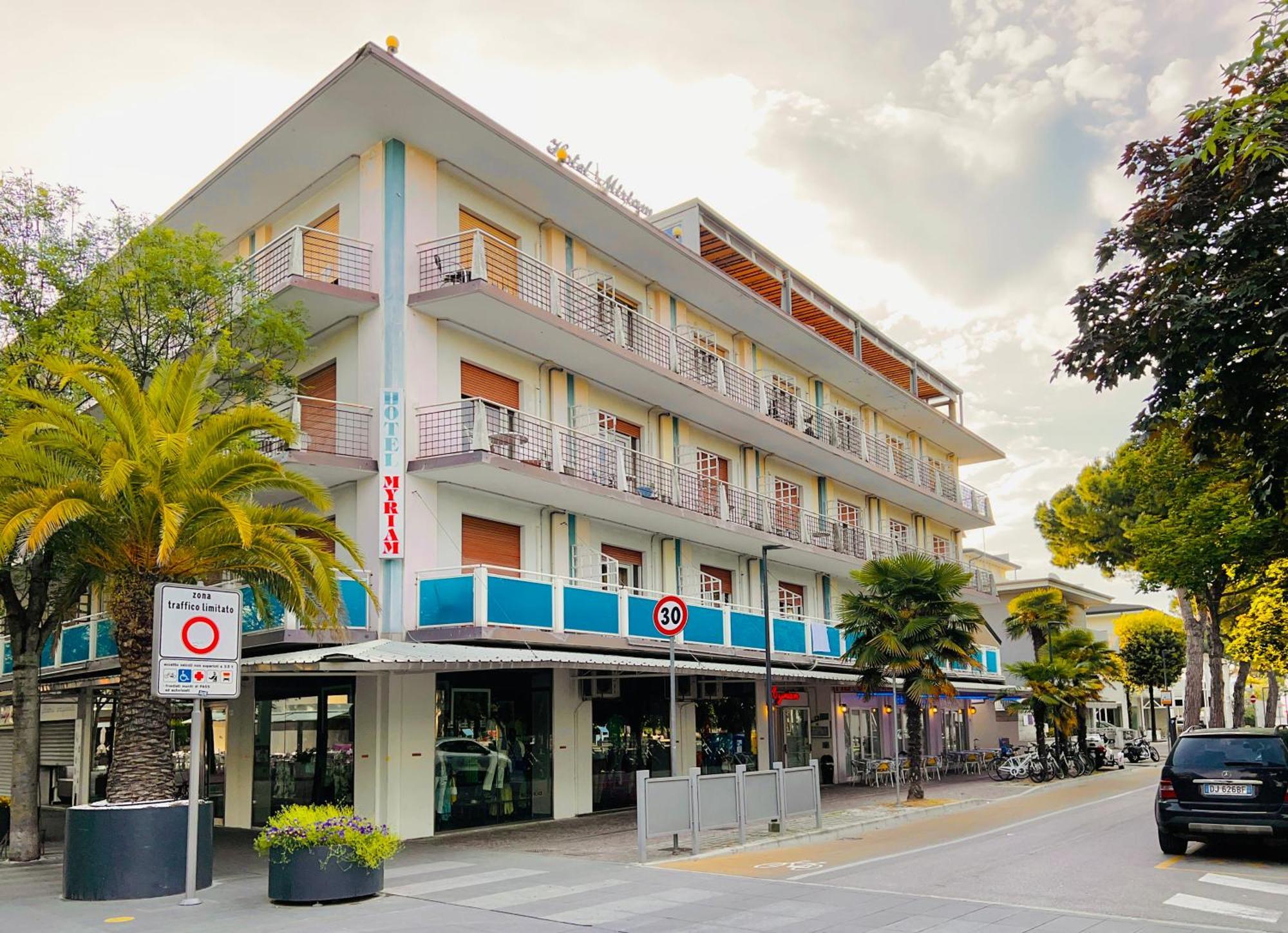 Hotel Myriam Lignano Sabbiadoro Ngoại thất bức ảnh