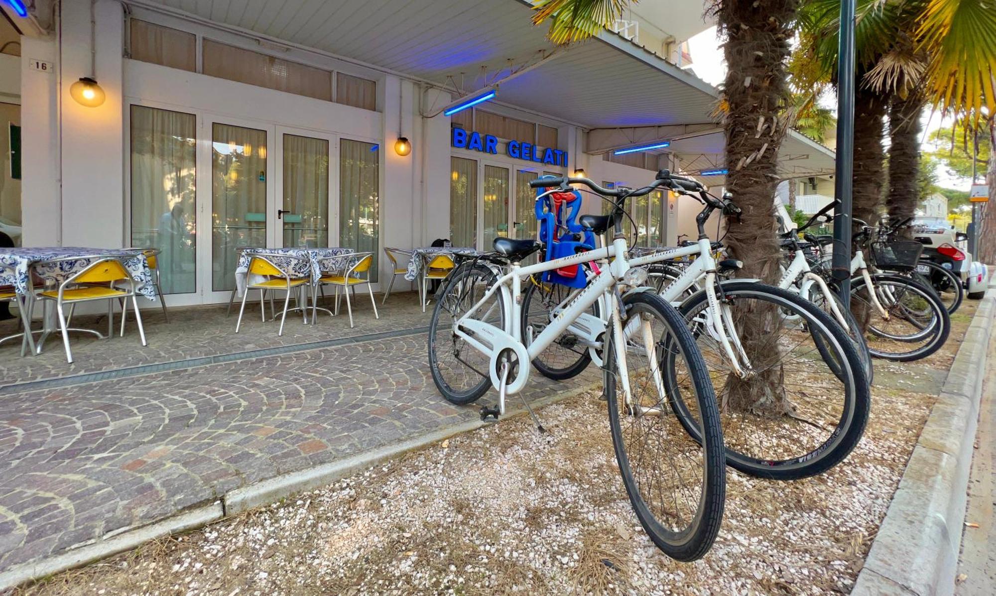 Hotel Myriam Lignano Sabbiadoro Ngoại thất bức ảnh